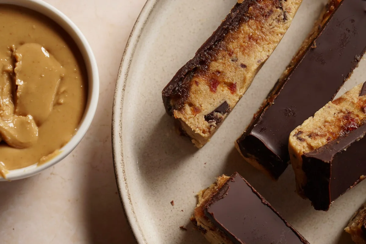 Cookie dough repen met dadelkaramel en chocolade