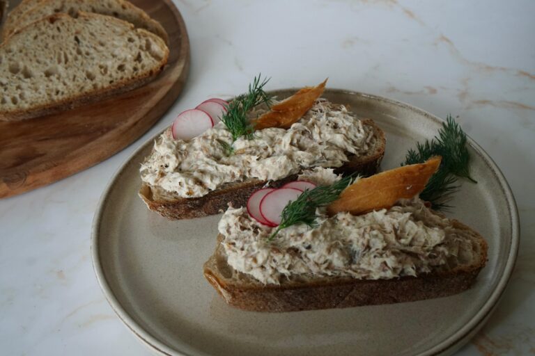 Gerookte makreelsalade voor op brood