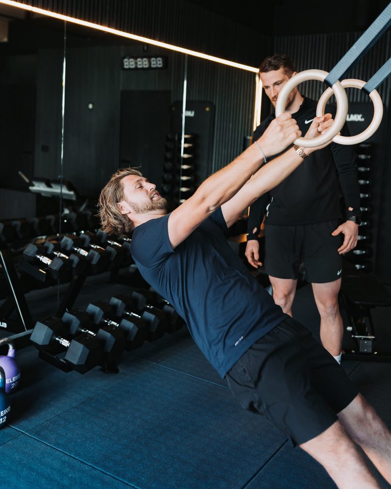Personal trainer in Eindhoven tijdens 1-op-1 krachttraining